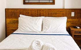 Flat Beverly Hills 401A